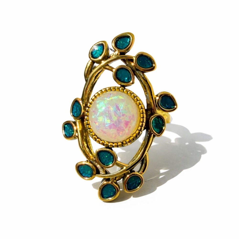 Vintage Style Green Leafs Statement Ring